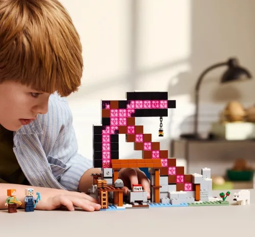LEGO® Minecraft: 21277 A csákánybánya