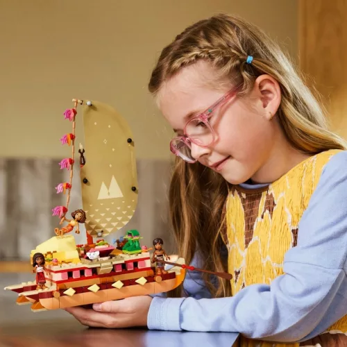 LEGO® Disney Princess: 43270 Vaiana kalandokkal teli kenuja