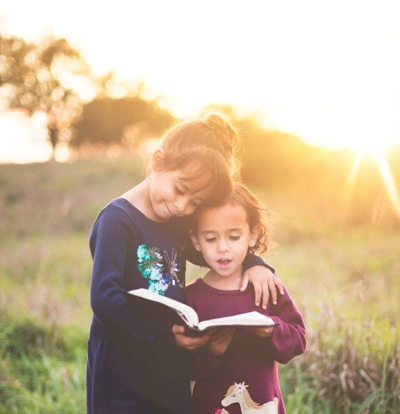 9 ok, amiért érdemes együtt olvasnunk a gyermekeinkkel