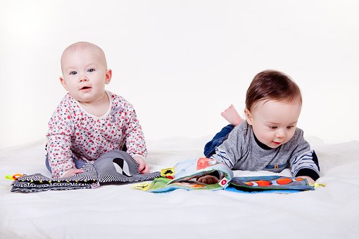 7 tipp, hogyan segítsük a babák agyának fejlődését