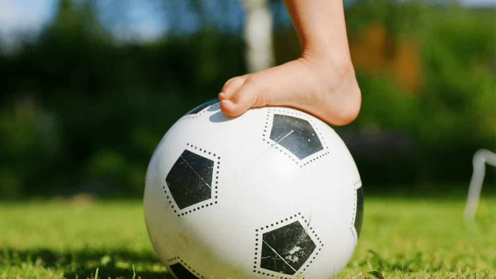 Fociőrület otthon és a kertben – focis játékok kicsiknek és nagyoknak