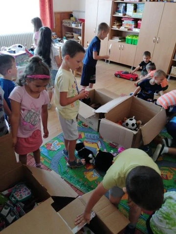 örömteli bontogatás