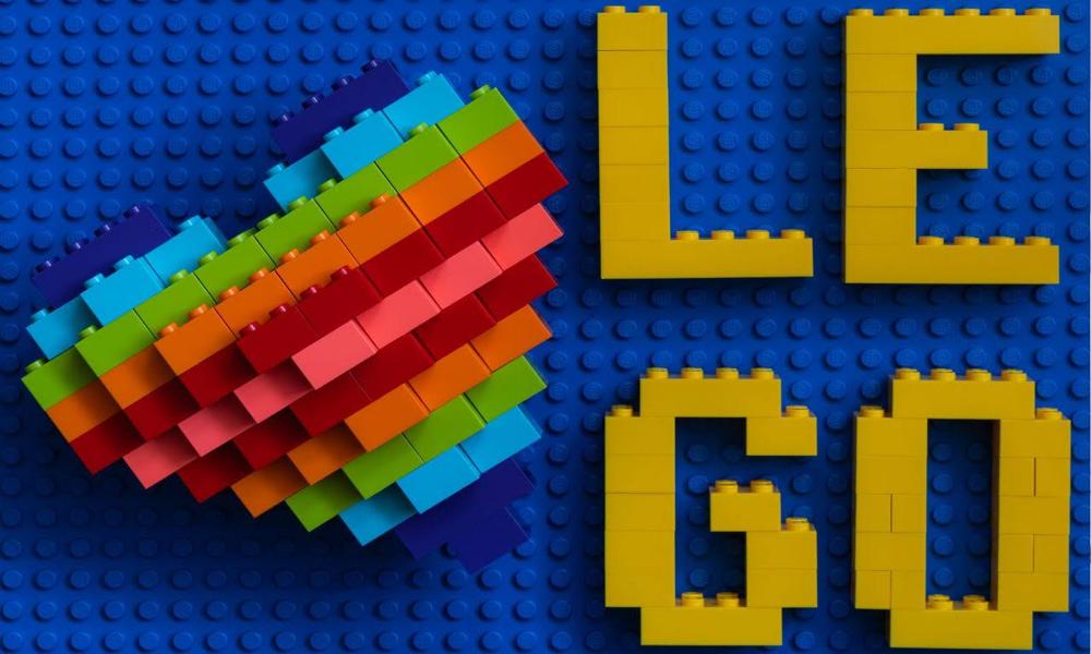 A LEGO története – hogyan lett egy kis dán műhelyből a világ legnagyobb játéka?