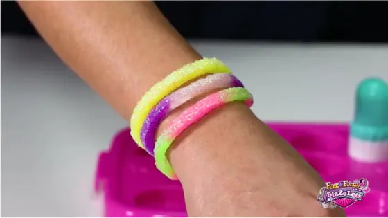 Fast and Fancy karkötő