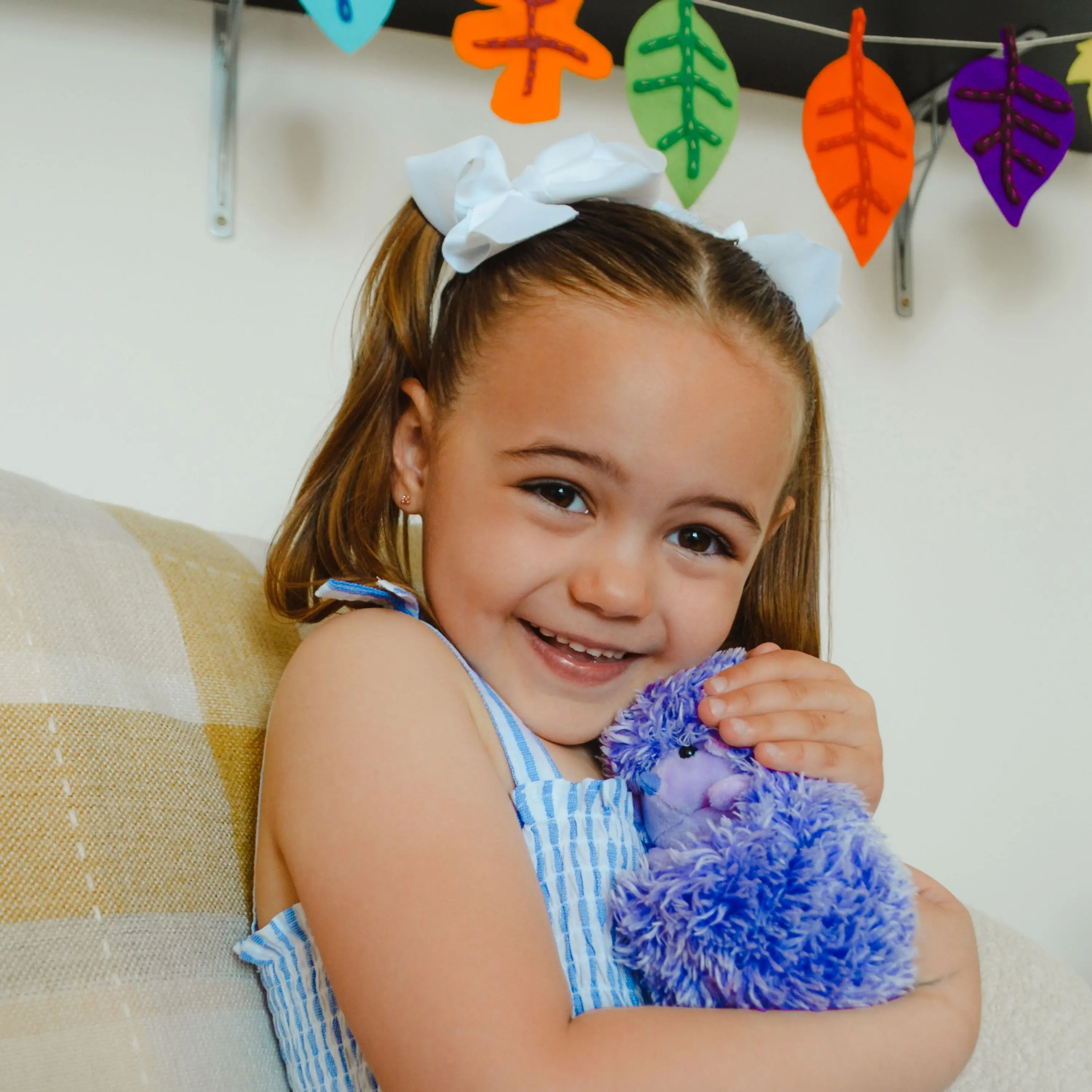 kislány Curlimals Tüsi Sünivel